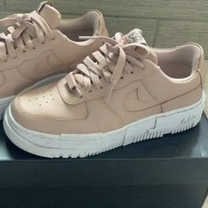 Nike Air Force 1 Platform